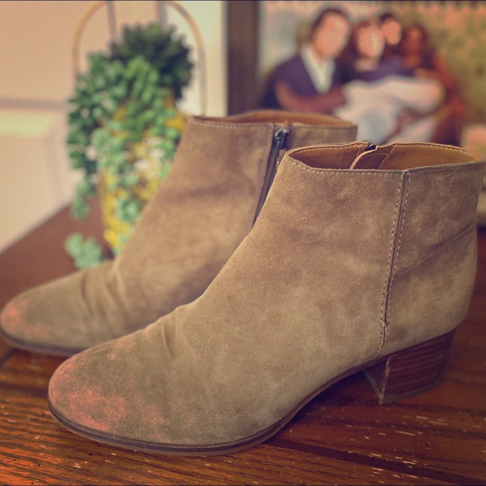 Size 8.5 Sarto, Franco Sarto Suede Booties
